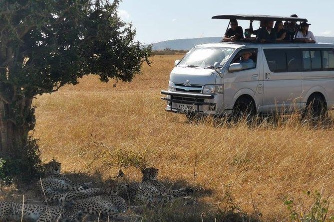 5 Days safari to Maasai Mara ,Lake Nakuru and Hell's gate national park - Day 1: Nairobi to Maasai Mara via the Rift Valley