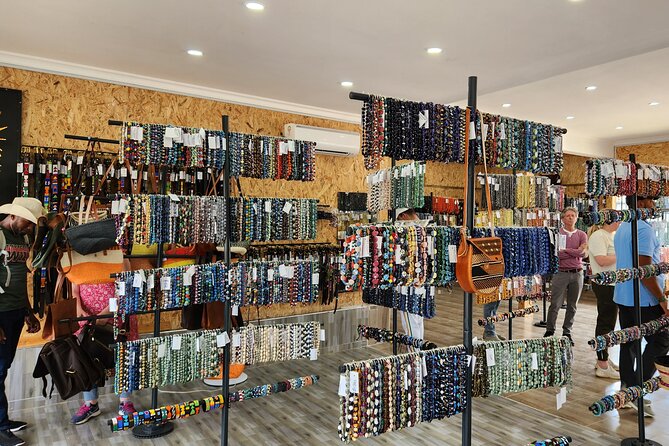 African Gemstones, Garnets Jewelry, Beads & Crafts Shopping Tour - What the private format changes