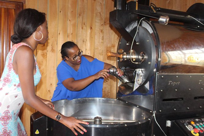 Coffee farm tour, coffee roasting and tasting experience - Seeing how coffee reaches the roasting stage