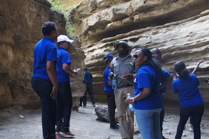 Day Tour to Lake Naivasha & Hell's gate - The gorge walk and hot water springs