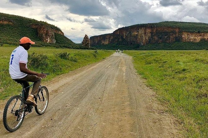 Day Trip To Crescent Island And Hells Gate National Park - What the private vehicle adds