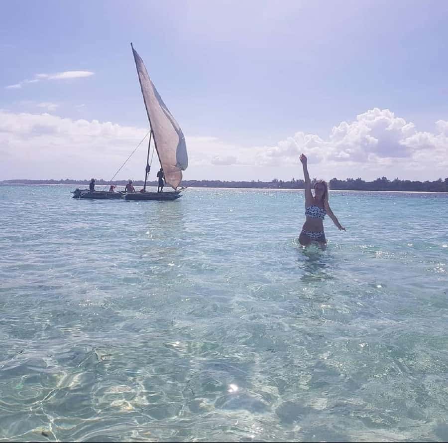 Diani Beach: Glass Boat Cruise to Robinson Island - Snorkeling with Tobias or Mishe