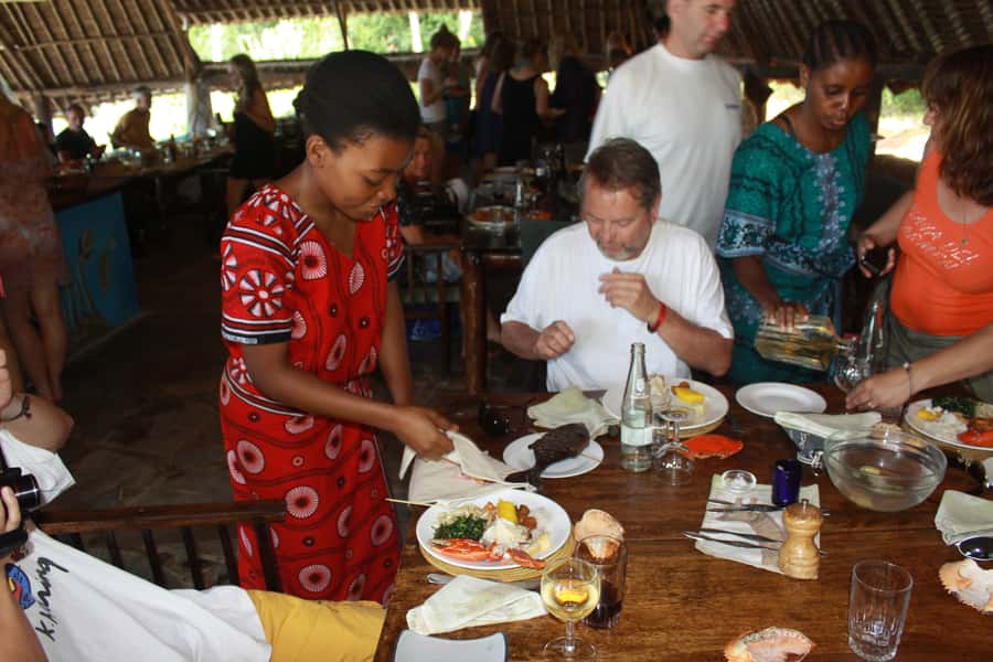 Diani Beach: Kisite Marine Park Dhow & Snorkeling with Lunch - Who will enjoy this day most?