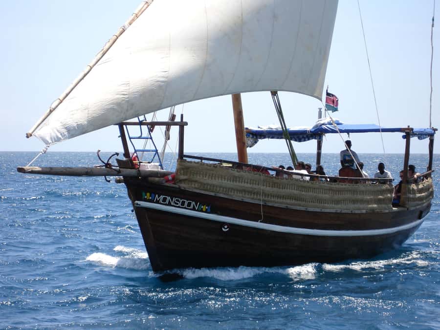 Diani Beach: Kisite Marine Park Dhow & Snorkeling with Lunch - Sailing the traditional dhow toward Kisite Marine Park