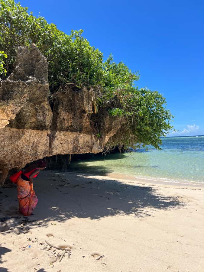 Diani Beach: Private African Pool Map Guided Tour - Meeting at Kongo Mosque and crossing the river