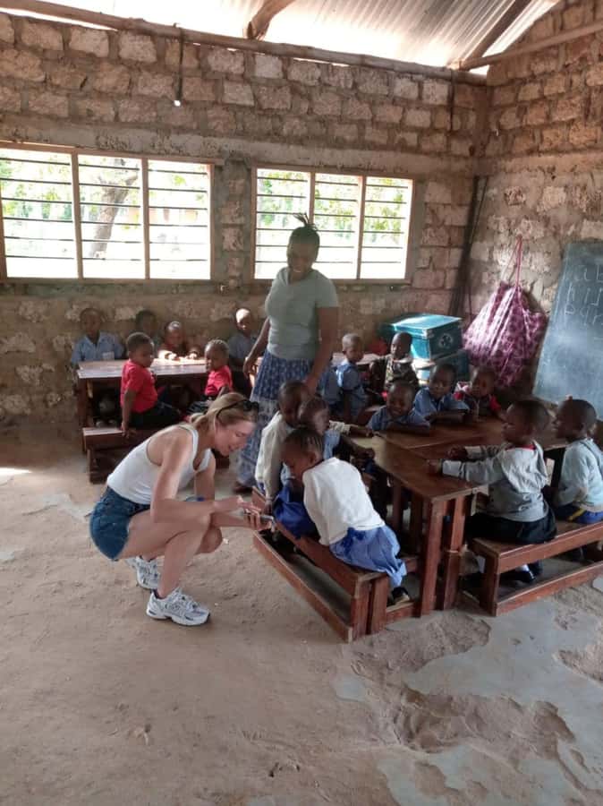 Diani bush tour - Meeting children at the local school