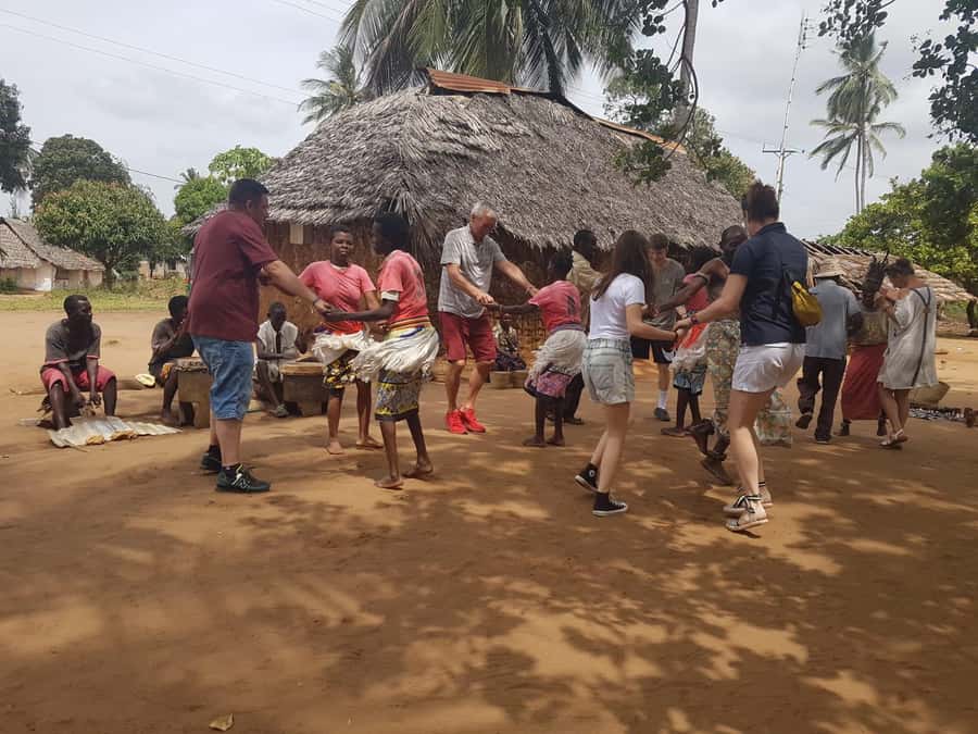 Diani: Giriama Cultural Dance Show and Local Village Tour - Ibiza Market: a useful first look at local trade