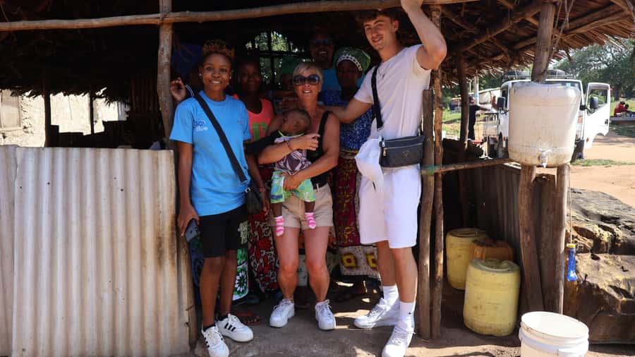 Diani: Market and Street Food Walking Tour - Trying on a Swahili dera