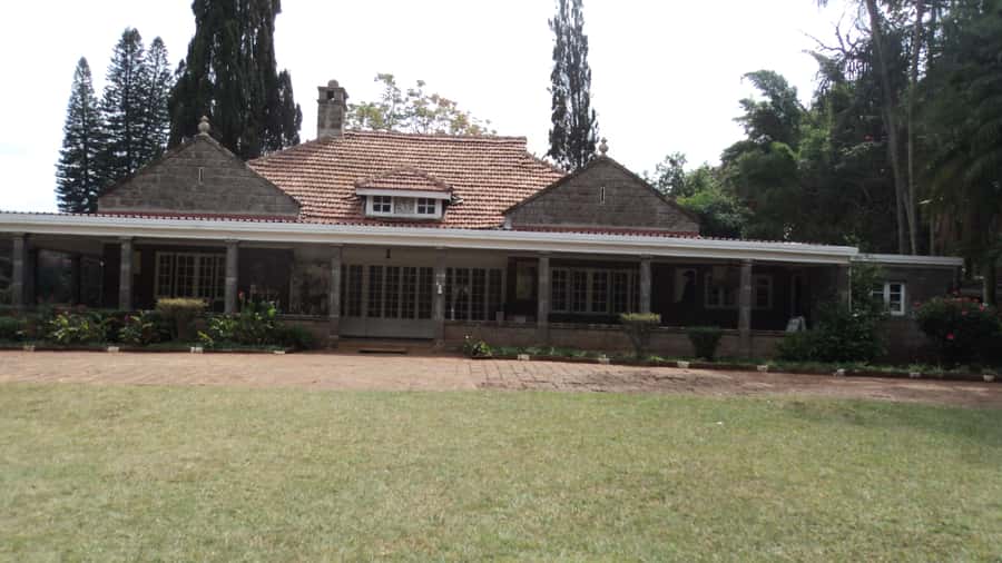 Giraffe Center and Karen Blixen Museum Tour from Nairobi - Two Nairobi icons in one half-day