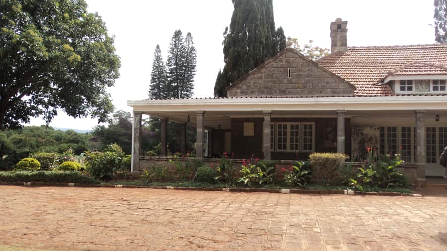 Giraffe Center and Karen Blixen Museum Tour from Nairobi - Should you book it?