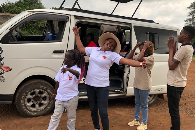 Half Day Excursion Tour in Nairobi - Starting at 8:30 with pickup included
