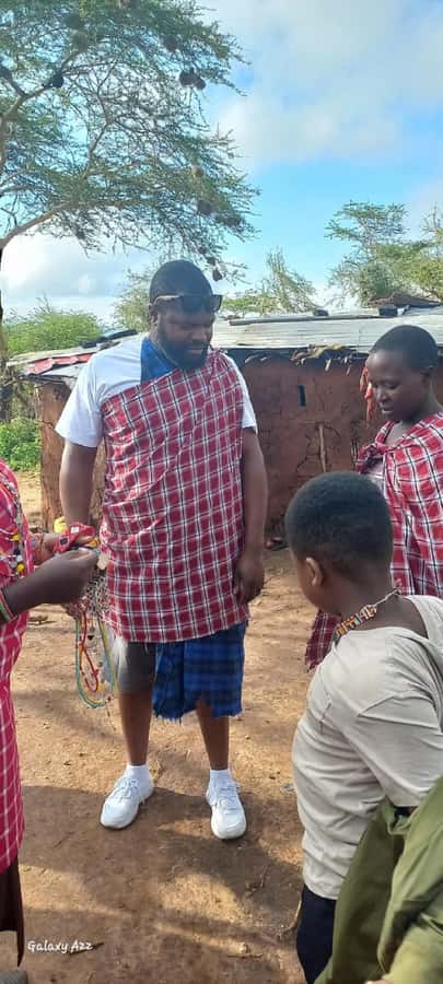 HALF DAY TOUR MASAI VILLAGE FROM NAIROBI WITH PICKUP&DROPOFF - Entering the manyatta and understanding its design