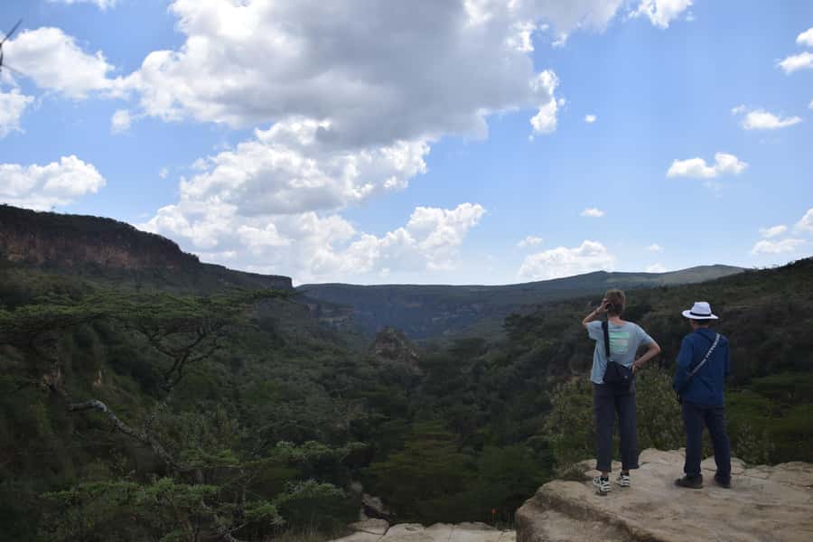 Hell's Gate & Lake Naivasha: Bike Tour, Hike & Boat Ride - Guide style and group atmosphere