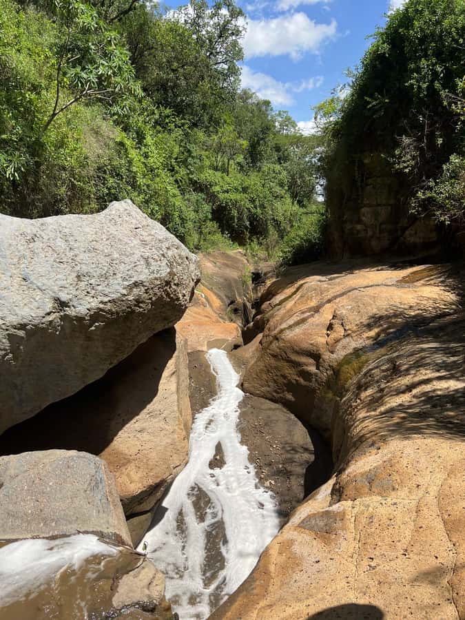 Hell's Gate & Lake Naivasha: Bike Tour, Hike & Boat Ride - Walking through Ol Njorowa Gorge