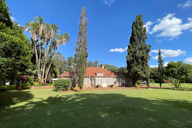 Karen Blixen Museum, Beads craft and Giraffe Day tour - Guides, vehicles, and the private format