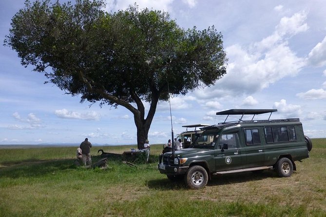 Masai Mara 3 Day Safari | Private 4WD Jeep Tour - July through October and the Mara River