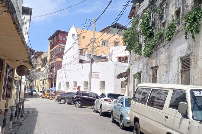 Mombasa City Tour - Mombasa Tusks mark the modern city