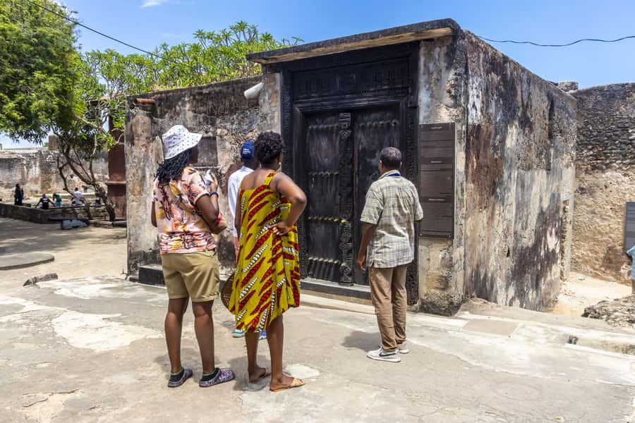 Mombasa City Tour: Fort Jesus Museum, Old Town & Haller Park - Lunch with Swahili flavors