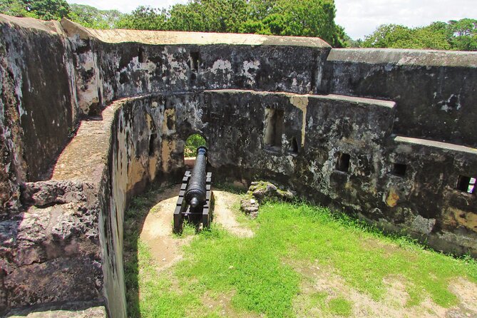 Mombasa City Tour - Fort Jesus, Old Town, Spice Town & Craft - What the guiding adds to the day