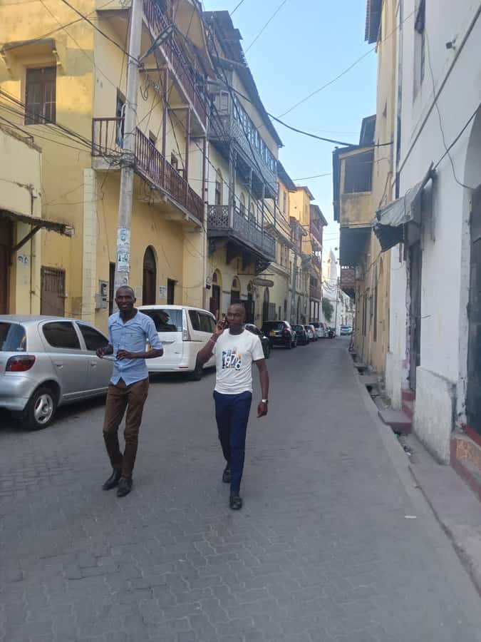 Mombasa City Tour,Fortjesus,Oldtown,Tusks and Spice Market. - The Tusks monument and the end of the route