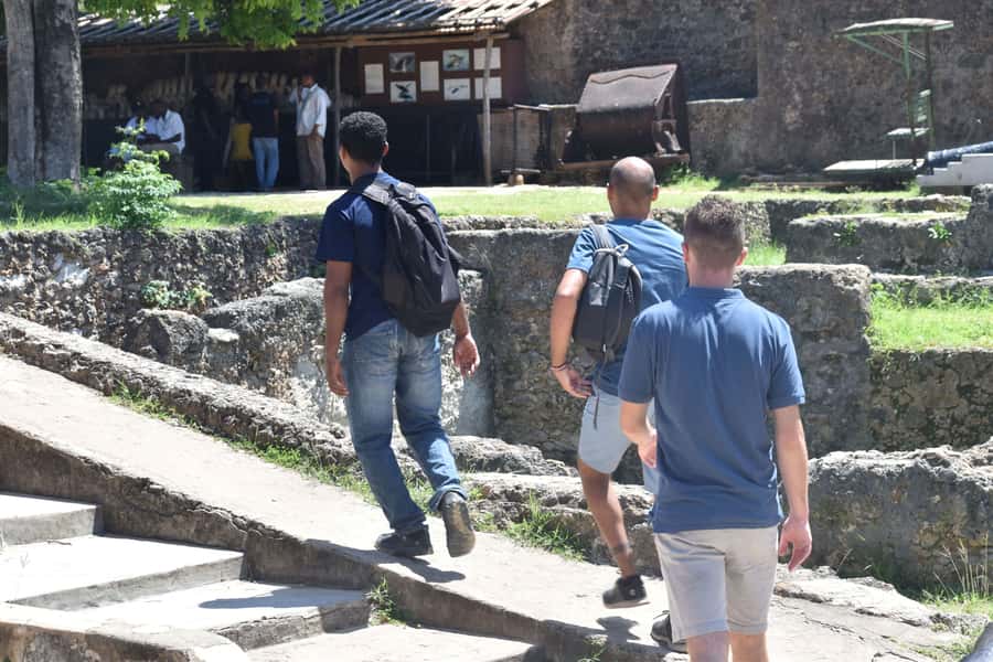 Mombasa Tour by Ghalib - The old market and the smell of coastal cooking
