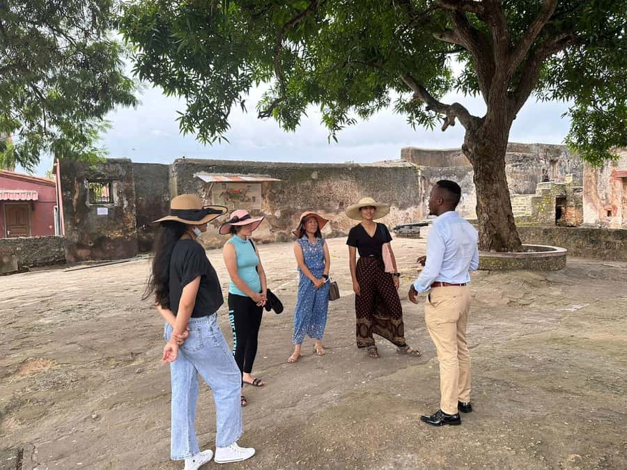 Mombasa walking tour - The spice market and Mombasa’s food culture