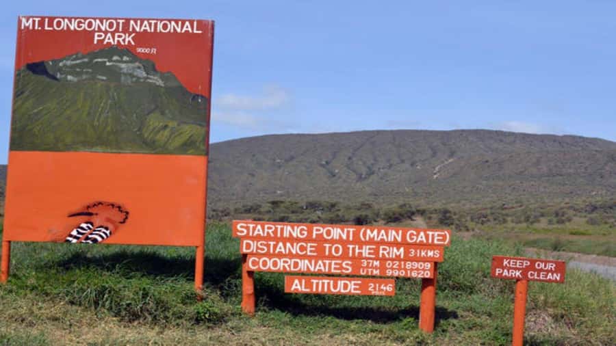 Mt Longonot National park Day Hike - Walking around the crater