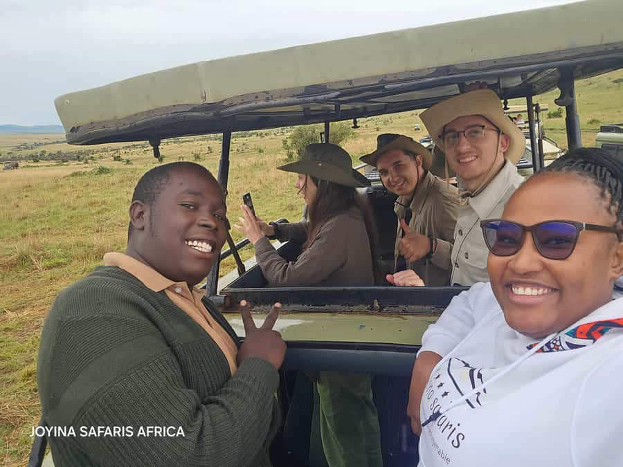 Nairobi: 3-Days 2-Nights Maasai Mara Group Safari in 4x4 - Day 2: A full day among lions, elephants, and big cats