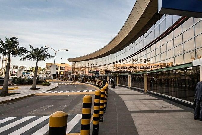 Nairobi Airports Private Transfers - Meeting your driver at Jomo Kenyatta International Airport