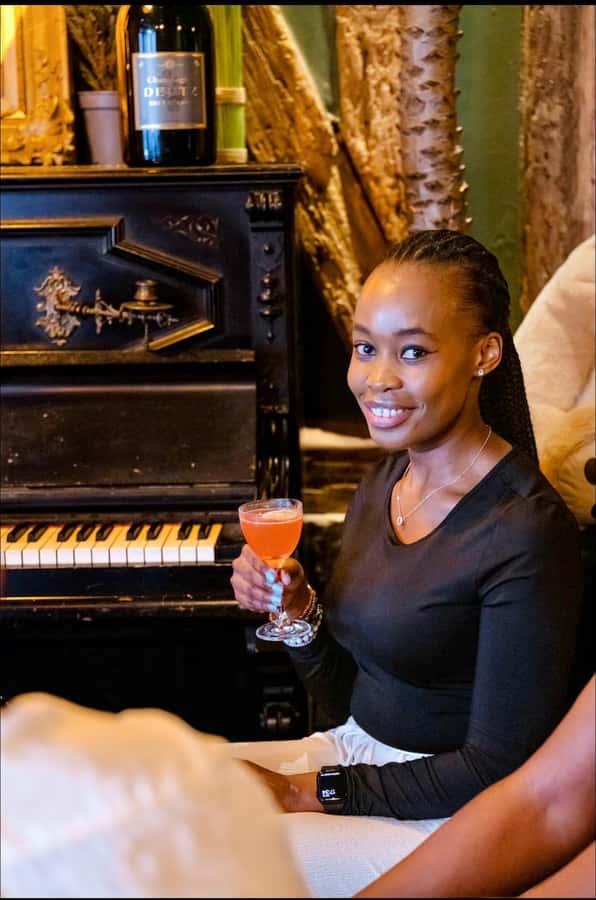 Nairobi bar crawl:Drink and Mingle - Caroline makes the social side work