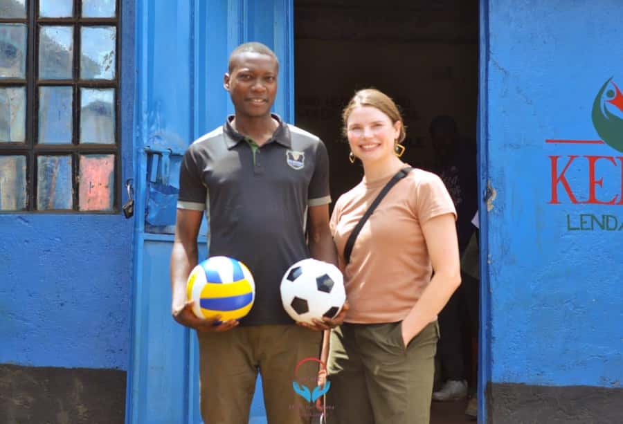 Nairobi: Chocolate City Kibera Slum Walking Tour - Language and guide quality