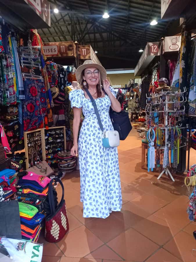 Nairobi: Game drive, elephant Orphanage & giraffe centre. - The souvenir-shop stop and the end of the day