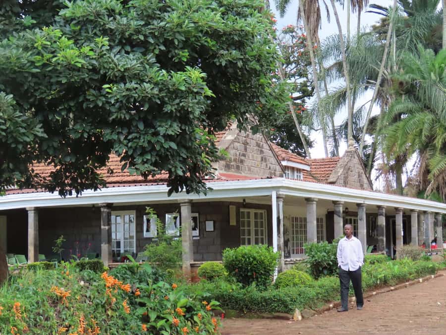Nairobi Giraffe Center Tour with Karen Blixen & Kobe Beads" - Three Nairobi experiences in four hours