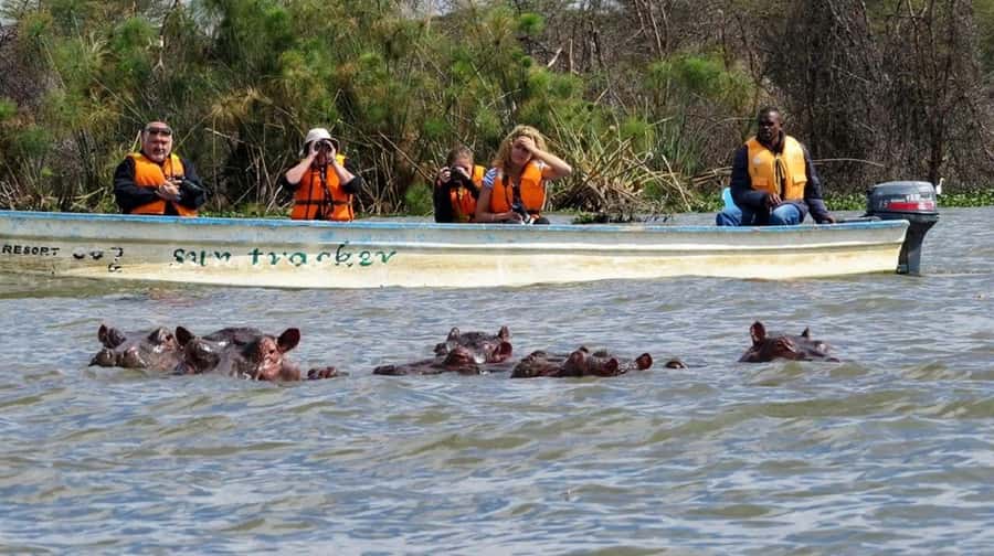 Nairobi:Group Hell's Gate National Park & Lake Naivasha Tour - Walking beneath Hell’s Gate’s narrow gorges