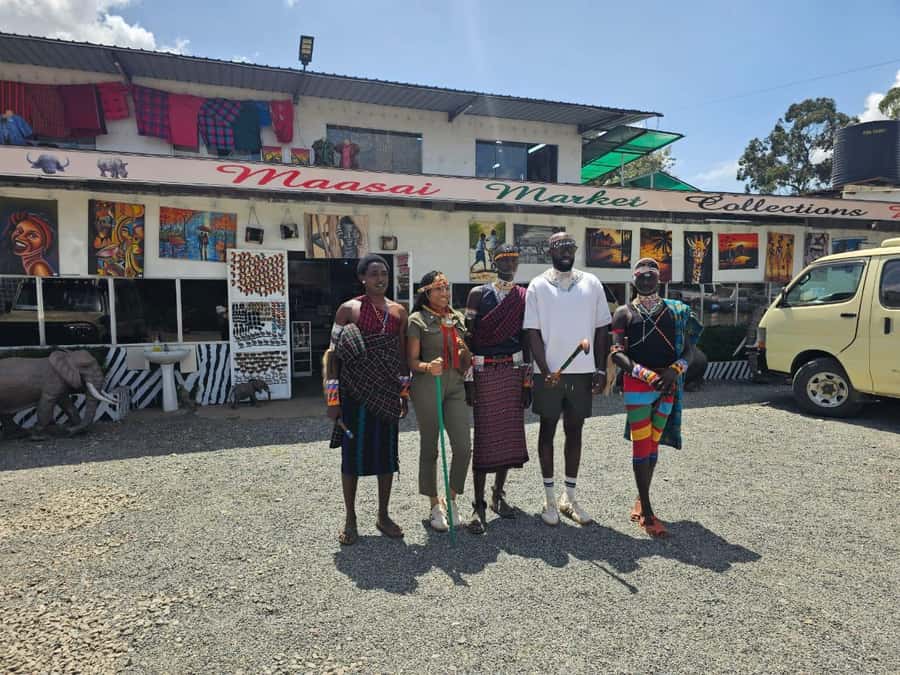 Nairobi: Hop on Hop off and Maasai market Collections Visit - Kibera is viewed from the vehicle