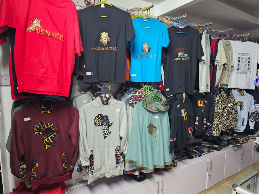 Nairobi: Hop on Hop off and Maasai market Collections Visit - The guide can make or break the day