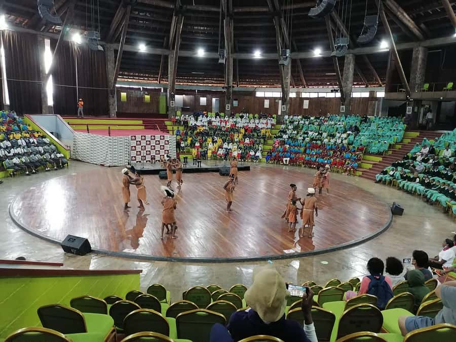 Nairobi: Museum, KICC, Giraffe Centre & Bomas of Kenya Tour - A guide can make the city easier