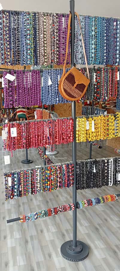 Nairobi: National Park, Elephant Orphanage, & Giraffe Centre - Add a handmade bead stop at Kazuri or Kobe