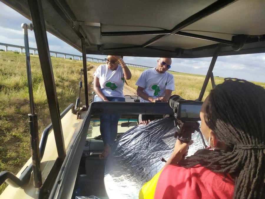 Nairobi National Park, Elephants, Giraffes & Bomas Day Trip - Meeting Rothschild giraffes up close