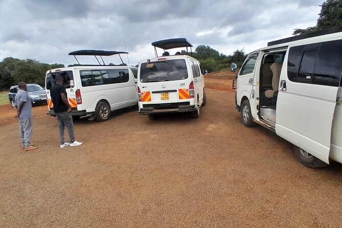 Nairobi National Park Half Day with Pickup - The guide makes the short drive count