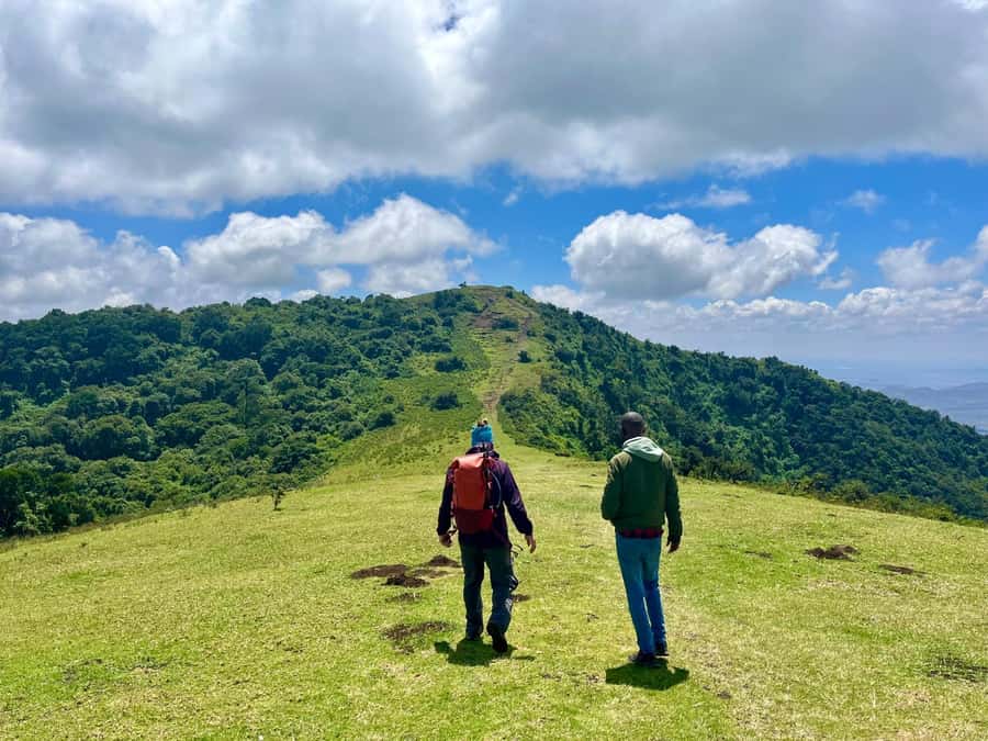 NAIROBI:Ngong Hills Day Hike,Group Tour - At the gate: tickets, briefing, and setting off