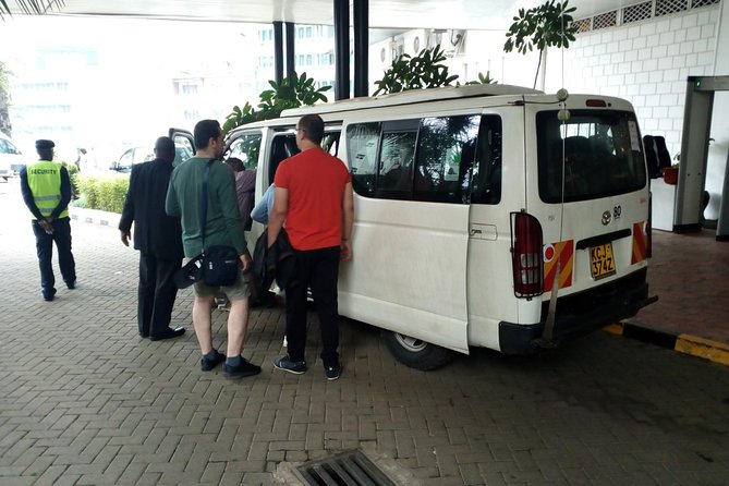 Nairobi park, steamark birds, Girraffe center & bomas - Starting early in Nairobi National Park