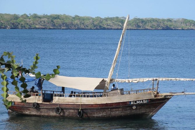 PILLI PIPA DHOW, the genuine product, snorkeling tour to Kisite Marine Park - Who will enjoy this dhow safari most?