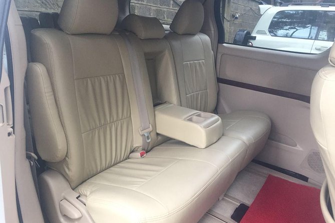 Private Luxury car hire for transfer from Nairobi to Arusha - Why a private car makes sense on this border crossing