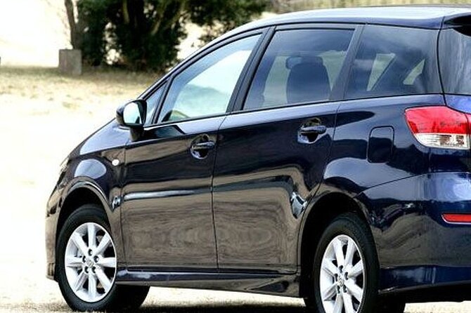 Safe and Executive Airport transfer in Nairobi - Meeting your chauffeur at the arrival terminal