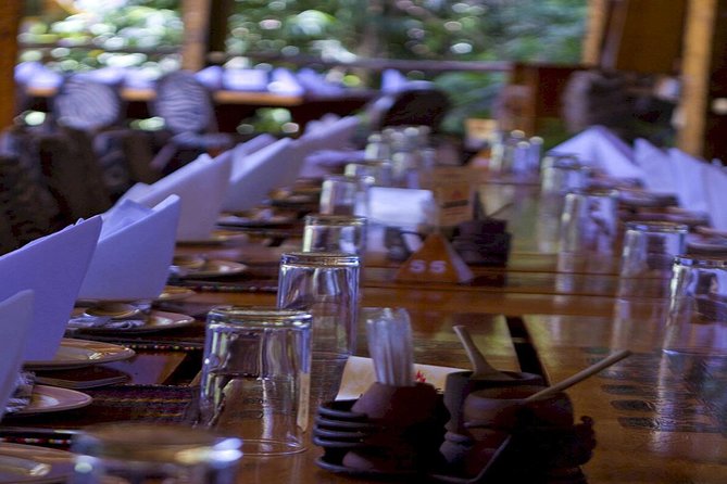 Tour Giraffe Center,Karen blixen and lunch carnivore restaurant - What the guide can add to the day