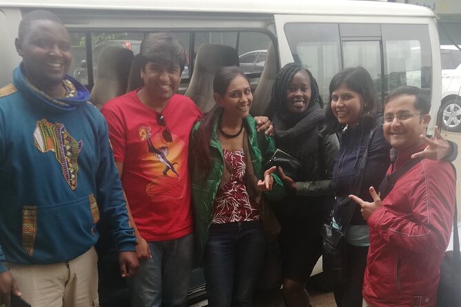 Tour Giraffe Centre, David Shedrick, Karen Blixen & city tour. - Two hours among giraffes at the Giraffe Centre
