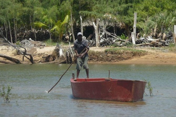 Tour Malindi & Robinson Island & Marafa Hell's Kitchen - Across the Salt Pans to Robinson Island