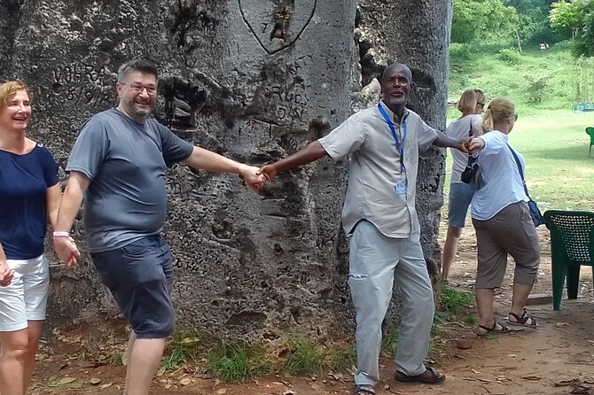Visit to Fort Jesus and the Old Town of Mombasa - A Hindu temple that widens the story