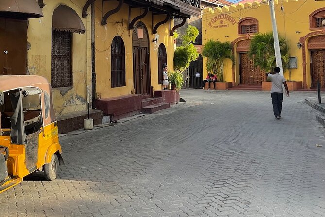 Visit to Fort Jesus and the Old Town of Mombasa - Pembe Mbili and the four elephant tusks